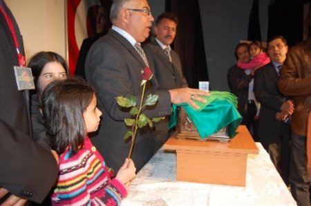 Memurlar Vakfı Sincan Şubesi 'Gül Gecesi' düzenledi