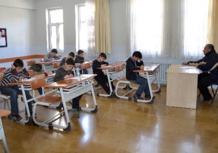 Memurlar ve çocukları dini bilgilerini sınadı