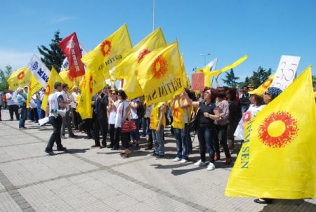 Memurlardan Davul-klarnet Eşliğinde İş Bırakma Eylemi