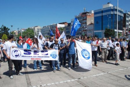 Memurlardan Davul-klarnet Eşliğinde İş Bırakma Eylemi