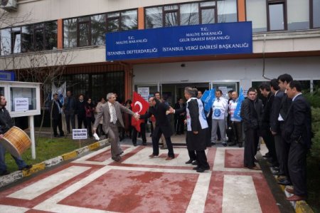 Memurların iş bırakma eylemi başladı