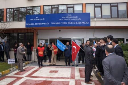 Memurların iş bırakma eylemi başladı