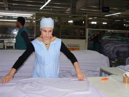 Menderes Tekstil’den dünya rekoru: Günde 400 kilometre bez üretiyor