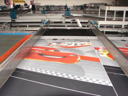 Menderes Tekstil’den dünya rekoru: Günde 400 kilometre bez üretiyor