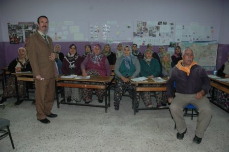 Menderes'te Okuma Yazma Seferberliği Hızla Devam Ediyor
