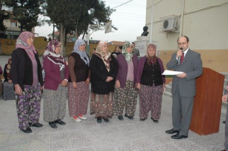 Menderes'te Okuma Yazma Seferberliği Hızla Devam Ediyor