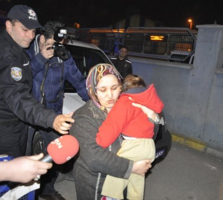 Merakları Yüzünden Hem Otomobillerini Hem De Bebeklerini Çaldırdılar