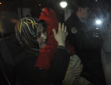 Merakları Yüzünden Hem Otomobillerini Hem De Bebeklerini Çaldırdılar