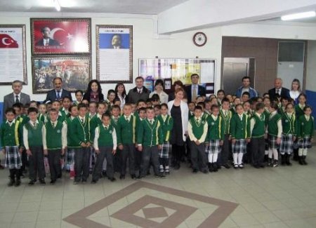 'meraklı Kitaplar' Çınar İlköğretim Okulu'nda