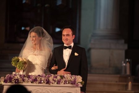 Meral Akşener'in oğlu dünya evine girdi