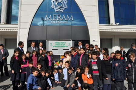 Meram Belediyesi Suriyeli mülteci çocuklara oyuncak topluyor