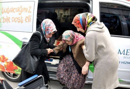 Meram Belediyesi Yaşlılara Vıp Hizmet Veriyor