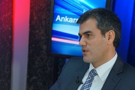 Merdiven altı üretim siyah boya, beyaz saçı sarı yaptı