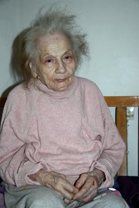 Merhum Albayın Eşinin Yalnızlığa Terk Edilmesi Komşularını Çileden Çıkardı