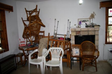 Merhum Albayın Eşinin Yalnızlığa Terk Edilmesi Komşularını Çileden Çıkardı