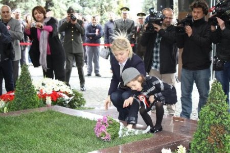 Merhum Cumhurbaşkanı Turgut Özal kabri başında anıldı