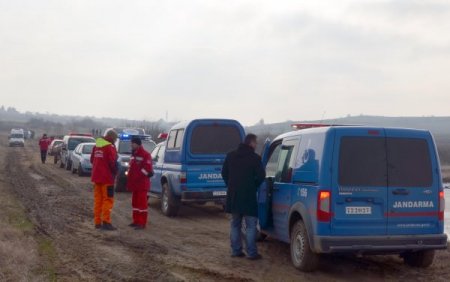 Meriç Nehri’nde Donmak Üzere Olan Kaçakları Jandarma Kurtardı
