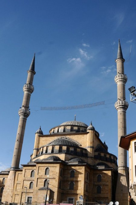 Merkezi ezan sistemi Sivas’ta kaldırılıyor