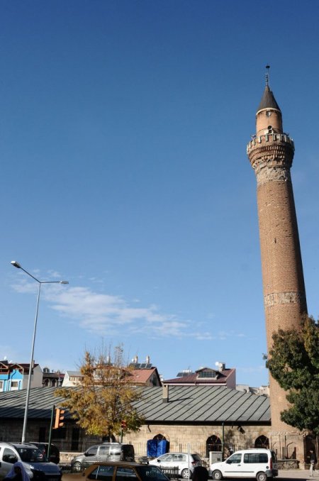 Merkezi ezan sistemi Sivas’ta kaldırılıyor