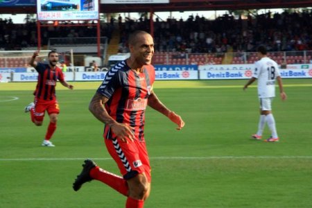 Mersin İdman Yurdu: 1 - İstanbul BBSK: 0 (İlk yarı)