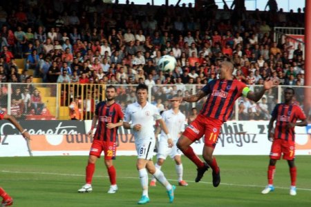 Mersin İdman Yurdu: 1 - İstanbul BBSK: 0 (İlk yarı)
