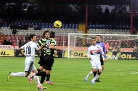 Mersin İdman Yurdu: 2 - Akhisar Belediyespor: 1 (İlk yarı)
