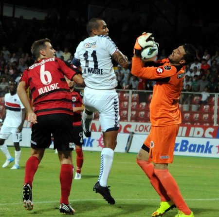 Mersin İdmanyurdu: 0 - Gençlerbirliği: 1 (İlk yarı)