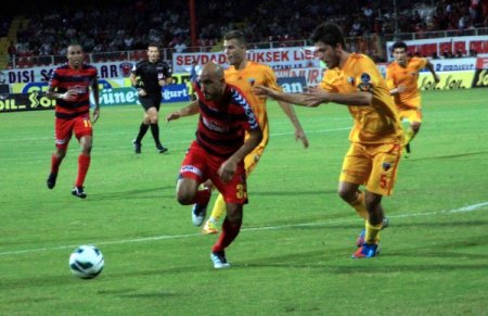 Mersin İdmanyurdu: 0 Kayserispor: 1(İlk yarı)