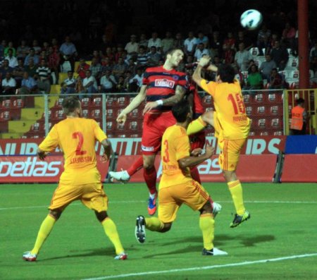 Mersin İdmanyurdu: 0 Kayserispor: 1(İlk yarı)