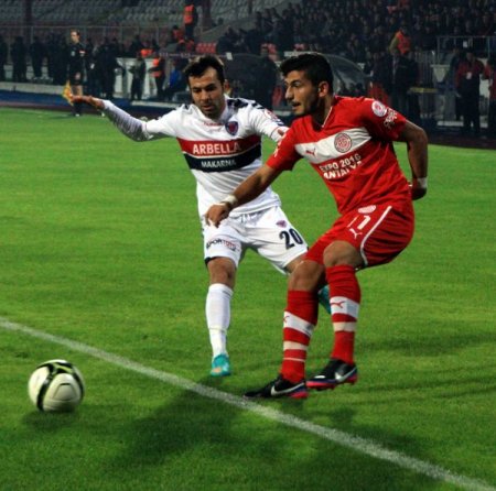 Mersin İdmanyurdu: 0 - Medikal Park Antalyaspor: 2 (ilk yarı)