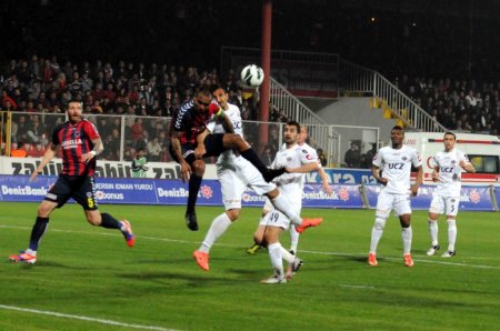 Mersin İdmanyurdu-Kasımpaşaspor: 0-1 (İlk yarı)