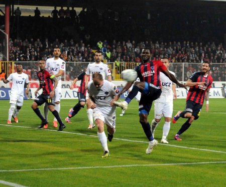 Mersin İdmanyurdu-Kasımpaşaspor: 0-1 (İlk yarı)