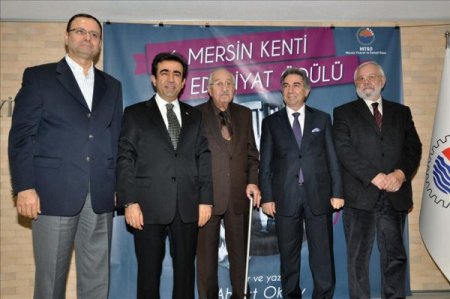 Mersin Kenti Edebiyat Ödülü Ahmet Oktay'a verildi