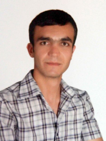 Mersin şehidine ağlıyor