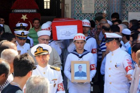 Mersin şehidini dualarla uğurladı