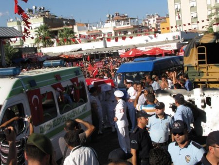 Mersin şehidini uğurladı