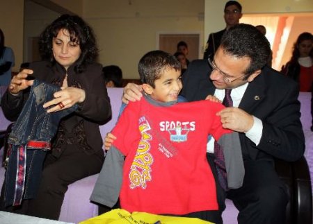 Mersin Valisi Hüseyin Aksoy, Mahkum Ve Kimsesiz Çocuklarla Bayramlaştı