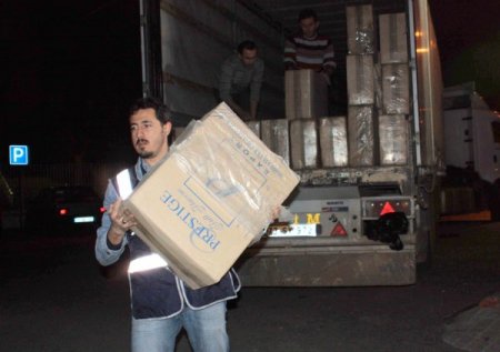 Mersin'de 10 bin şişe sahte içki, 200 bin paket kaçak sigara ele geçirildi