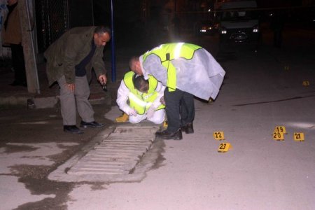Mersin'de Çevik Kuvvet Servisine Kaleşnikoflu Saldırı