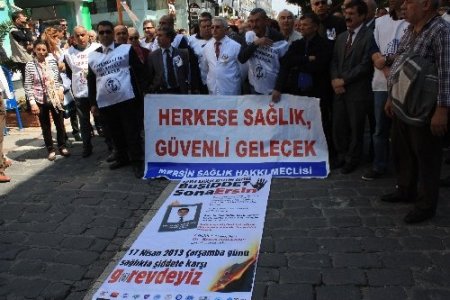 Mersin'de eylemcilerle polis arasında arbede çıktı