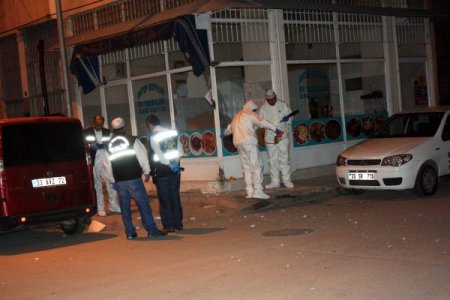 Mersin’de İş Yeri Önüne Bırakılan Bomba Patladı