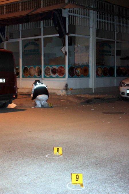 Mersin’de İş Yeri Önüne Bırakılan Bomba Patladı