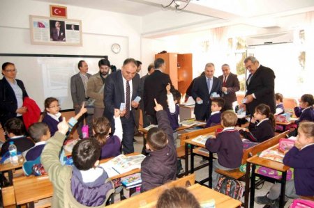 Mersin'de okul sütü dağıtımına başlandı