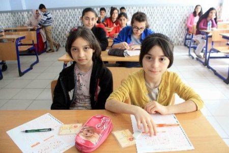 Mersin'de Peygamberimiz'in (sav) hayatını okuma yarışmasına 55 bin kişi katıldı