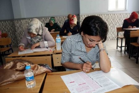 Mersin'de Peygamberimiz'in (sav) hayatını okuma yarışmasına 55 bin kişi katıldı