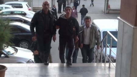 Mersin'de polise molotof bombası attığı iddia edilen 5 kişi tutuklandı