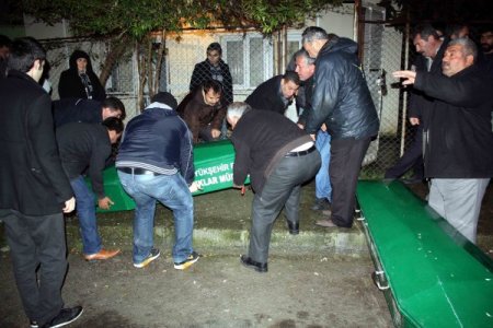 Mersin'de soba zehirlenmesi: Anne ve oğlu öldü