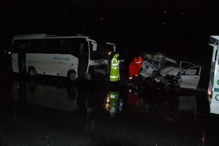 Mersin'de Trafik Kazası: 2 Ölü 13 Yaralı