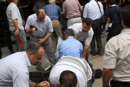 Mersin'de zam protestosunda arbede: 12 göz altı