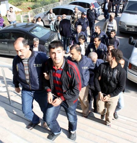 Mersin'deki Eyleme Karışanlar Adliyeye Sevk Edildi